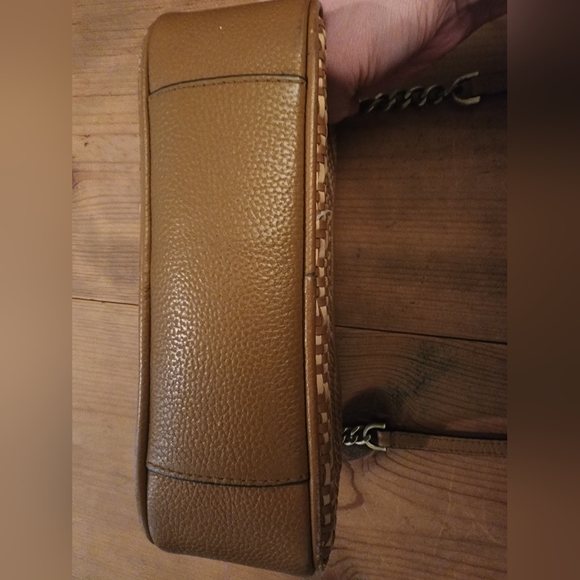 Michael Kors Crossbody - Picture 4 of 6